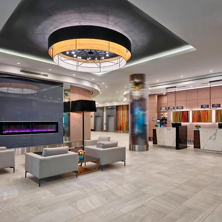 Delta Hotels By Marriott Edmonton Centre Suites Extérieur photo