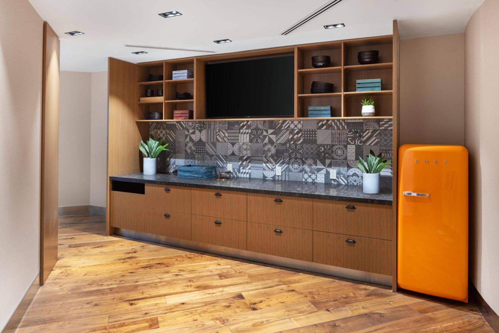 Delta Hotels By Marriott Edmonton Centre Suites Extérieur photo