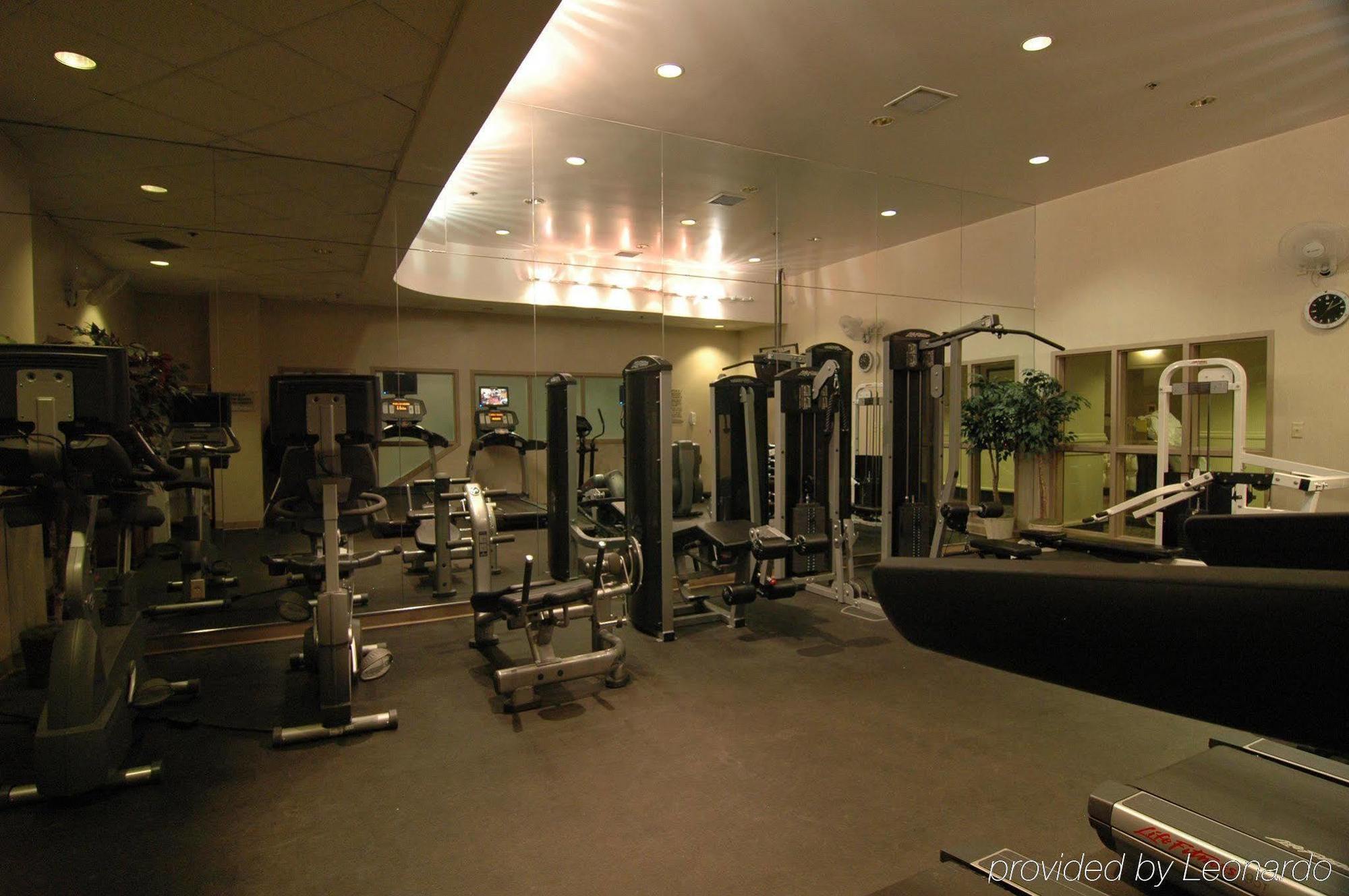 Delta Hotels By Marriott Edmonton Centre Suites Extérieur photo
