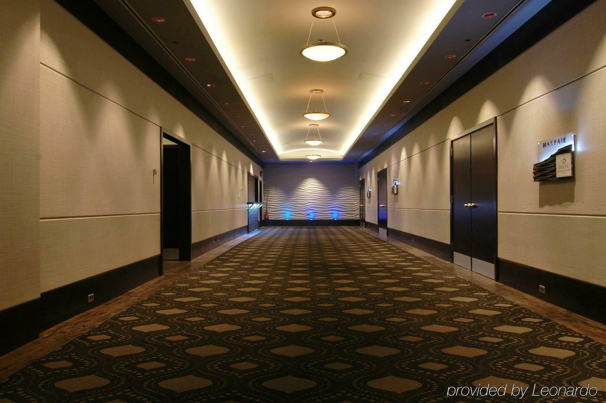 Delta Hotels By Marriott Edmonton Centre Suites Extérieur photo